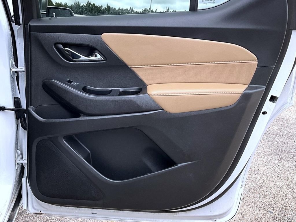 Used 2023 Beige Chevrolet Premier image 17