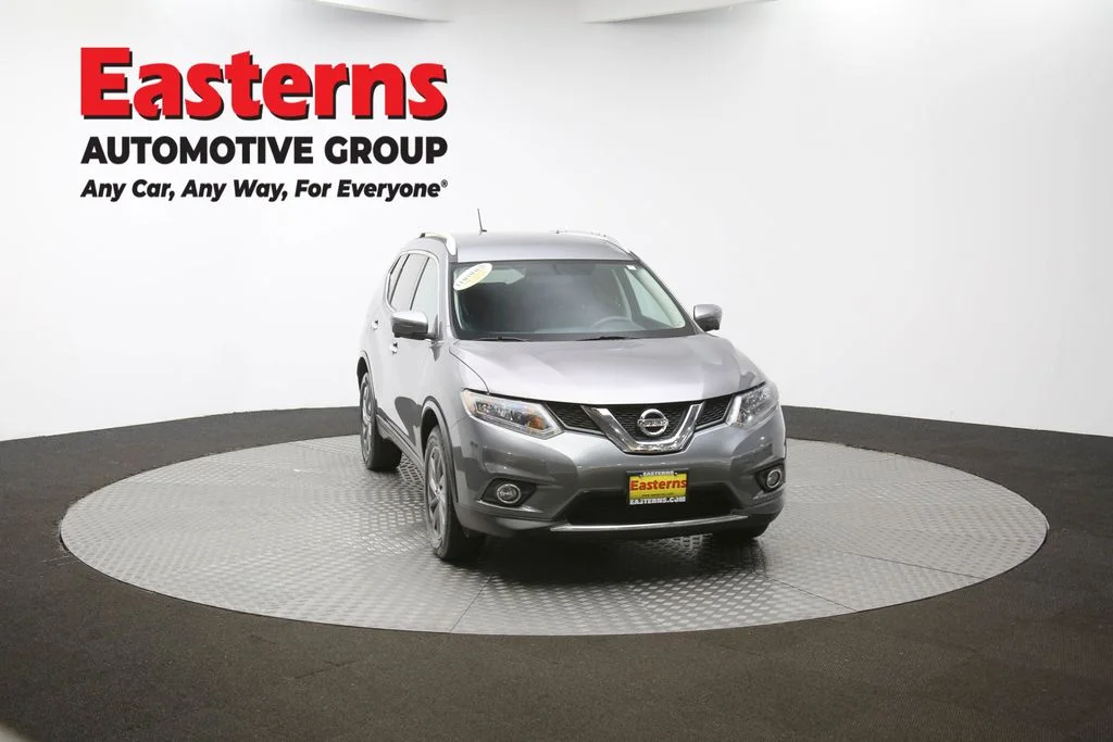 Used 2016 Gray Nissan SL image 49