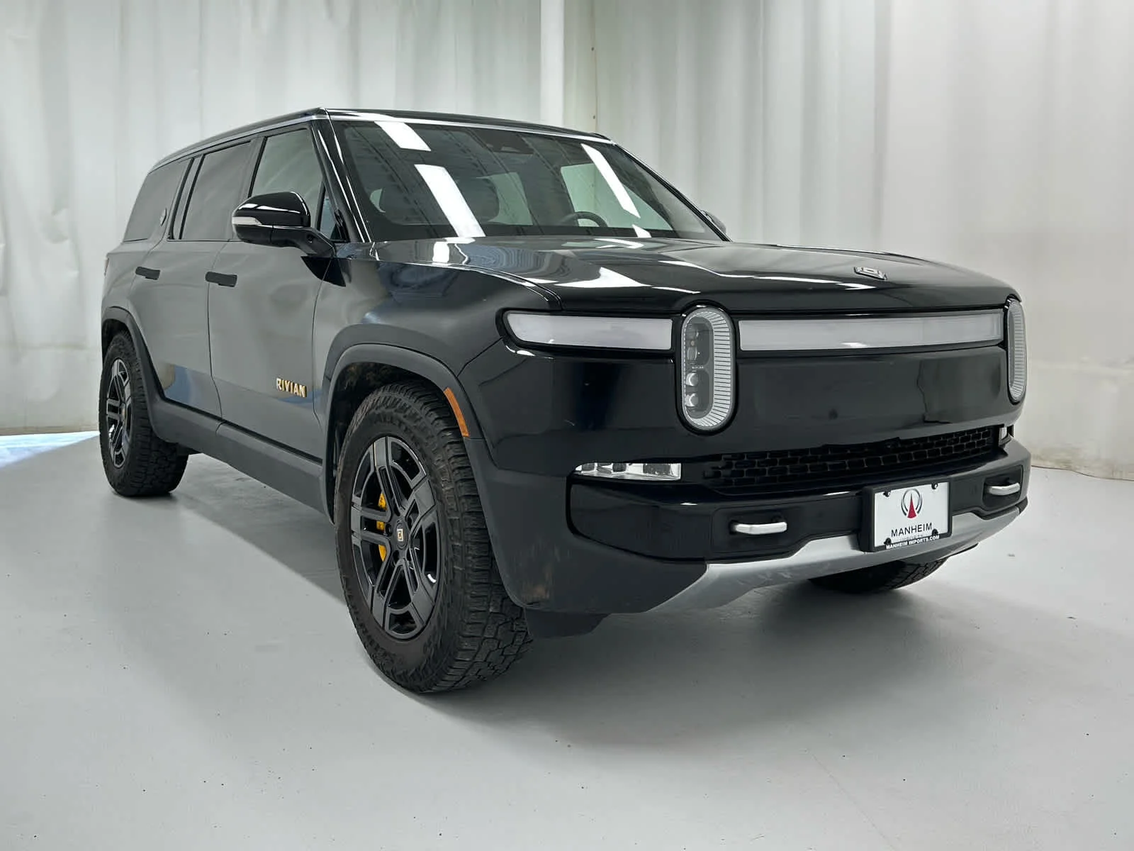 2023 Rivian R1S