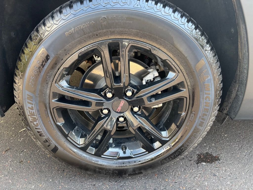 Used 2022 Silver GMC AT4 image 5