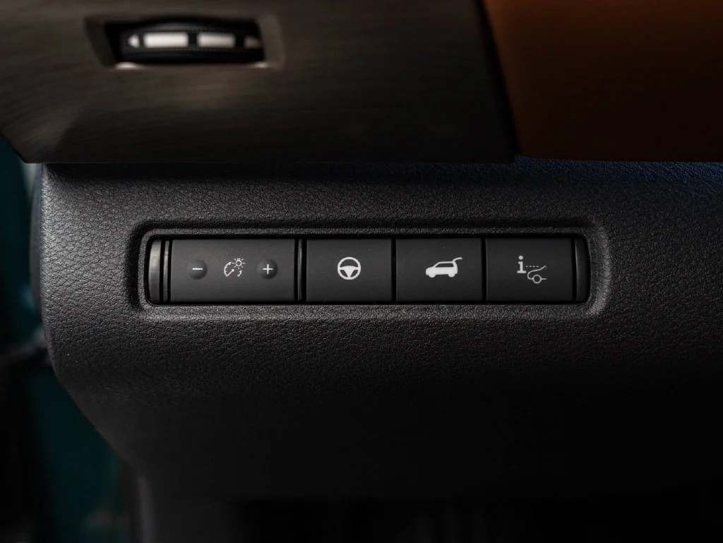 Used 2023 Obsidian Green Pearl Nissan Platinum image 43