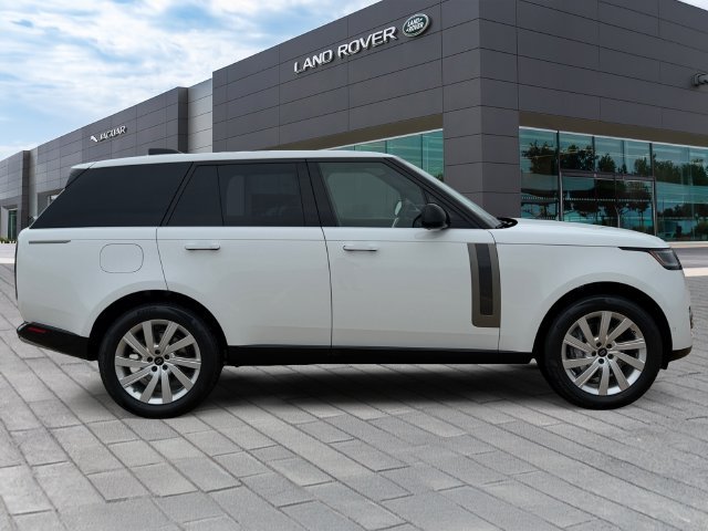 New 2027 Fuji White Land Rover SE image 6