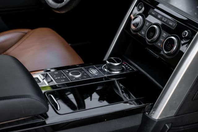 Used 2019 White Land Rover HSE Luxury image 32