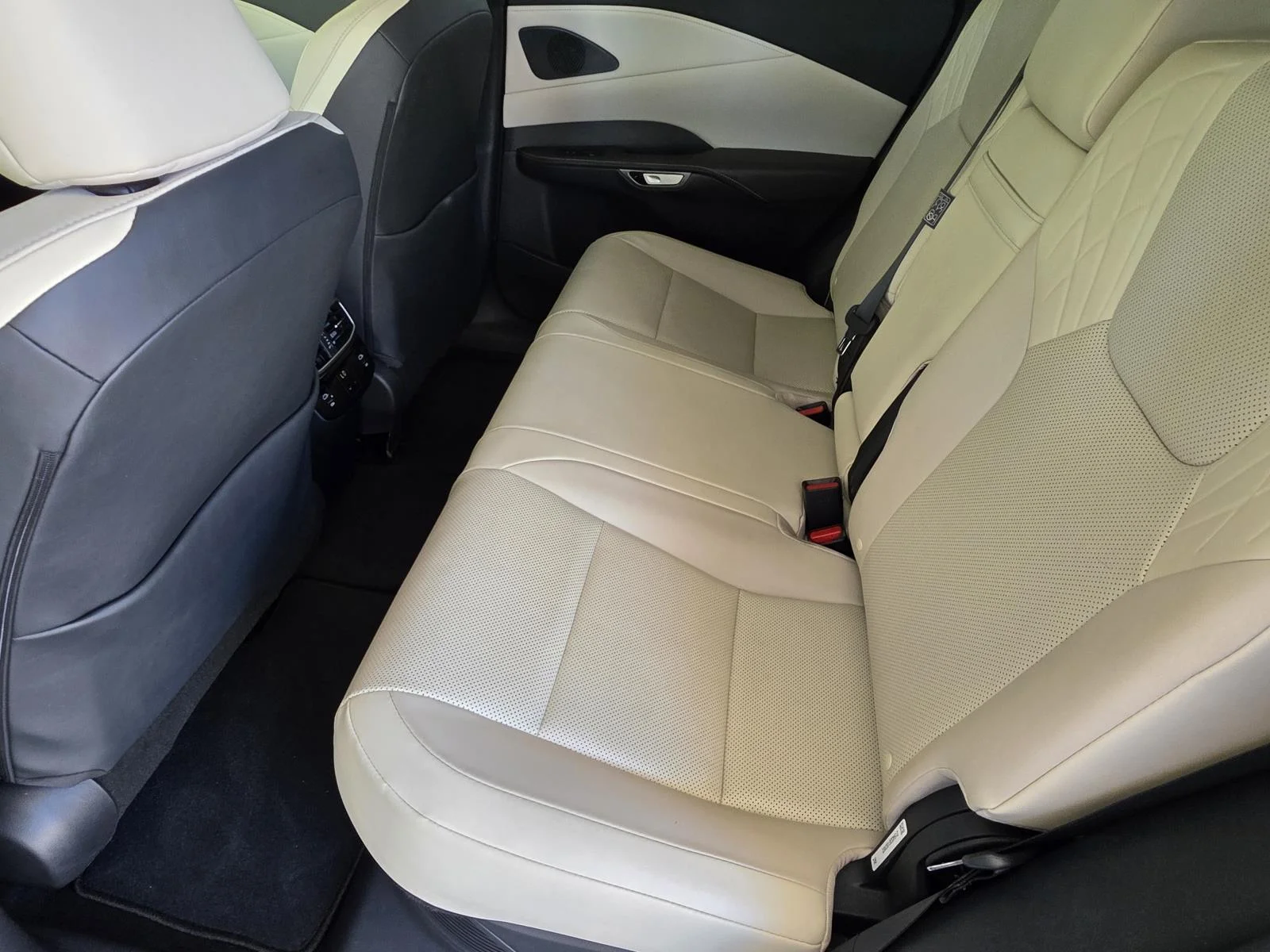 Certified Used 2023 Iridium Lexus 350h Premium image 9