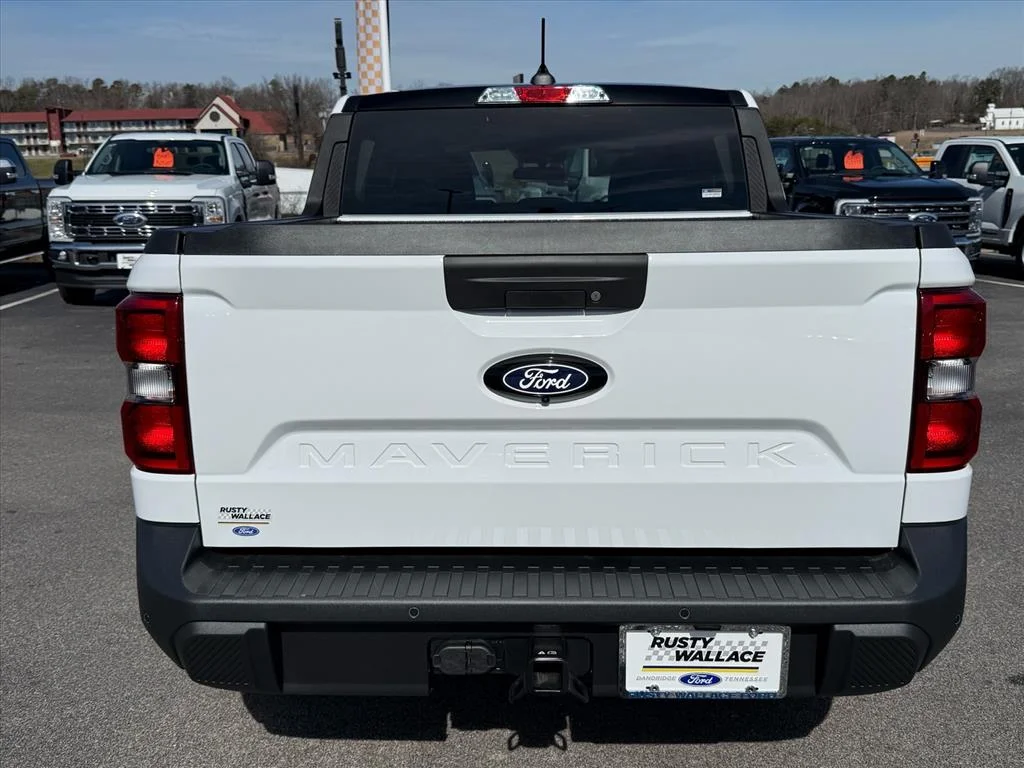 New 2026 Oxford White Ford XLT image 5