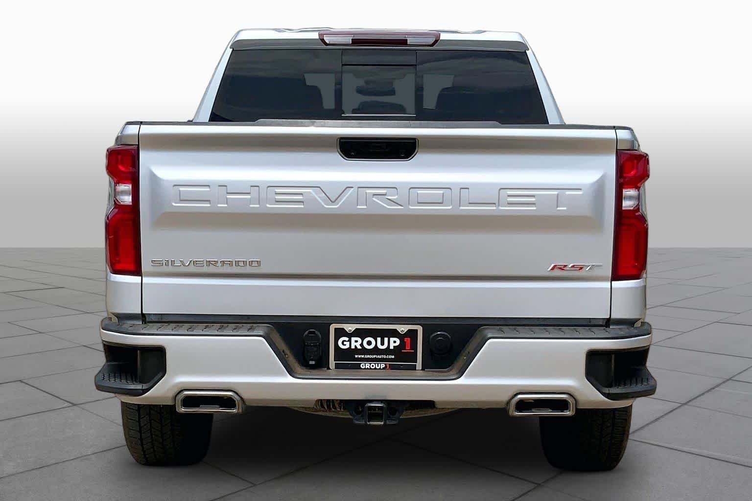 Used 2022 Silver Ice Metallic Chevrolet RST image 4