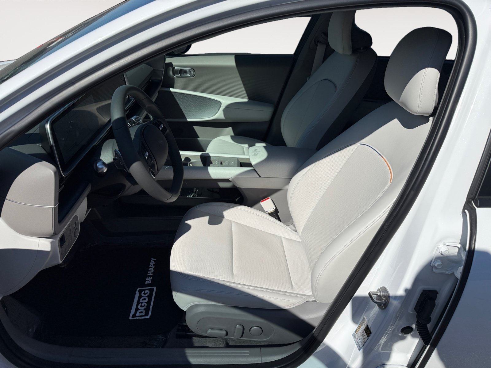 Certified Used 2024 White Hyundai SEL image 10