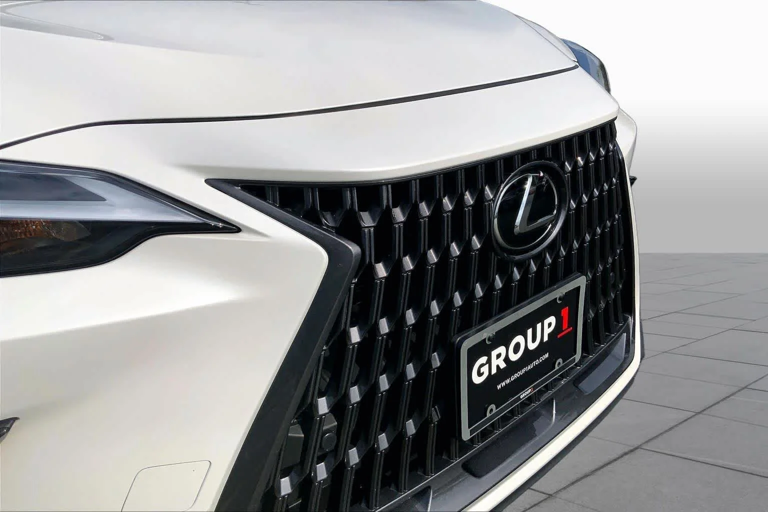 Used 2024 Eminent White Pearl Lexus Premium image 30
