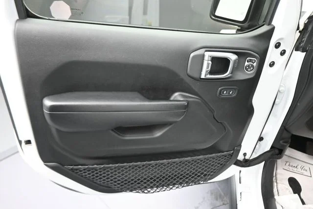 Used 2023 White Jeep Rubicon image 28