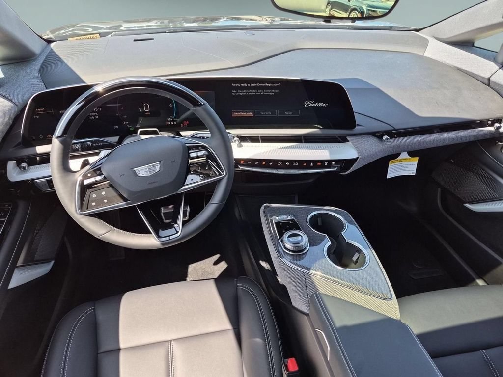 2027 Cadillac OPTIQ Luxury - Photo 19
