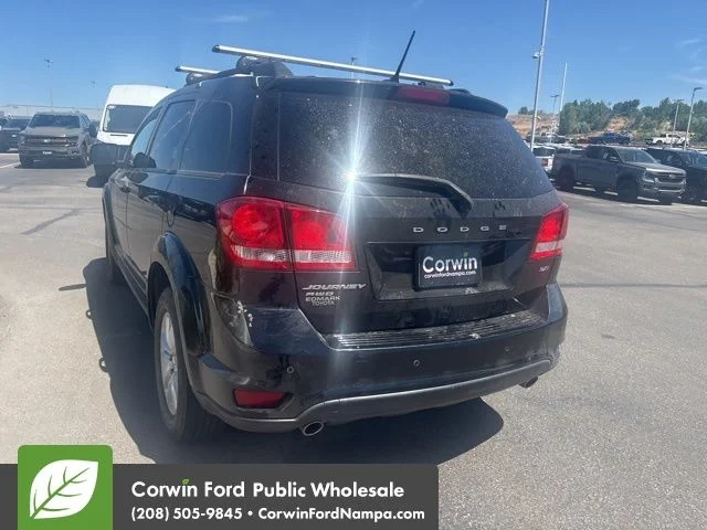 Used 2015 Black Dodge SXT image 8