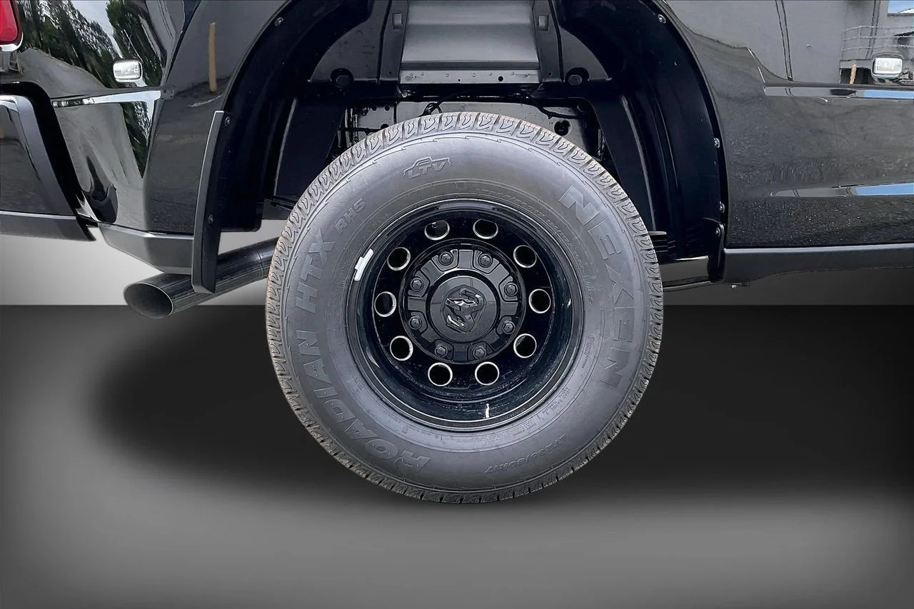 New 2026 Diamond Black Crystal Pearlcoat RAM Big Horn image 34