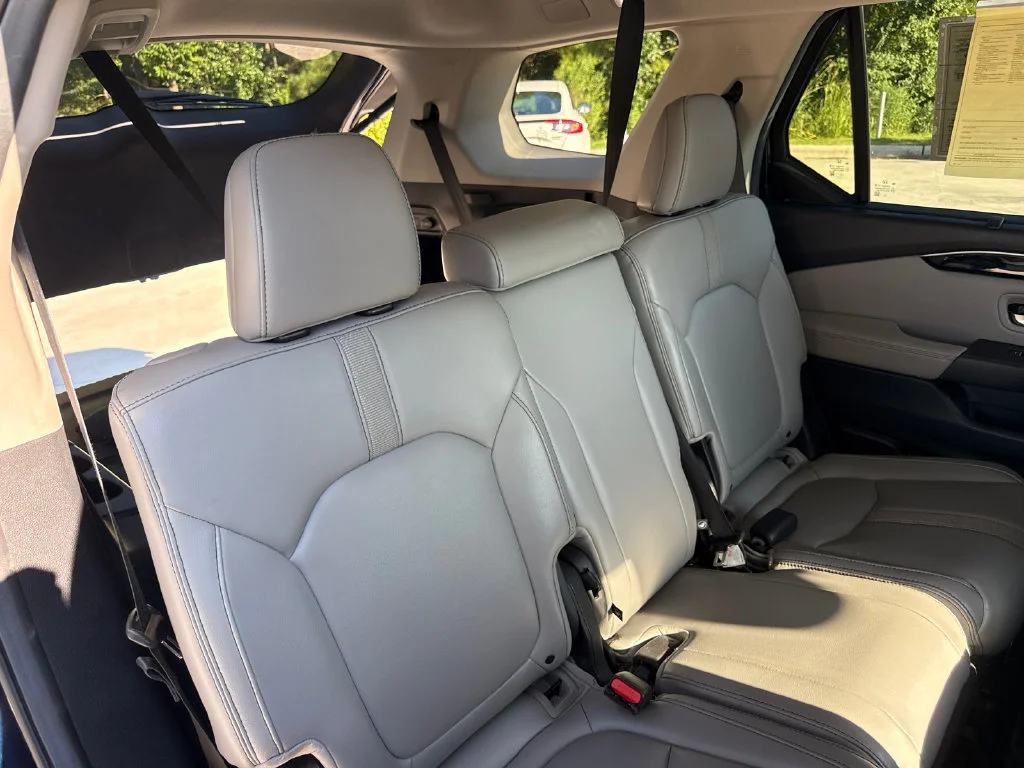 Used 2025 Obsidian Blue Pearl Honda EX-L image 34