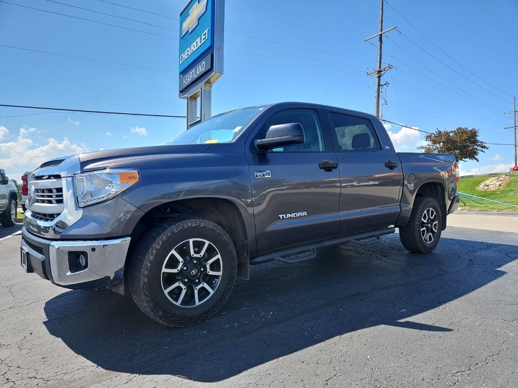 Used 2017 Toyota Tundra SR5 with VIN 5TFDW5F1XHX620130 for sale in Kansas City