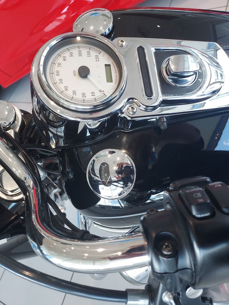Used 2009 Black Harley-Davidson  image 18