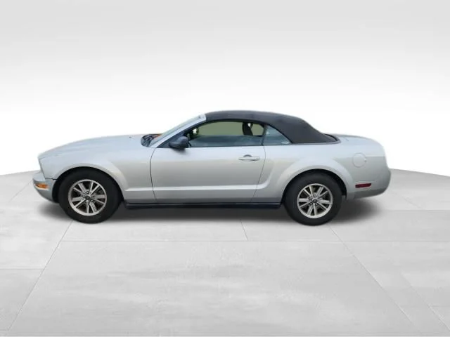 Used 2005 Silver Ford V6 image 6