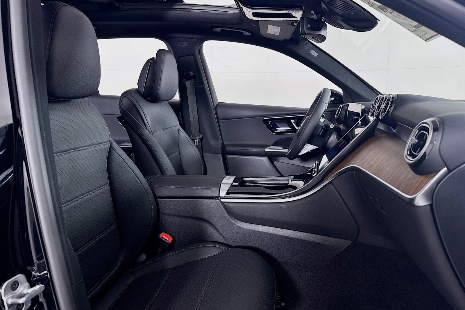 New 2026 Black Mercedes-Benz GLC 300 4MATIC® SUV image 6