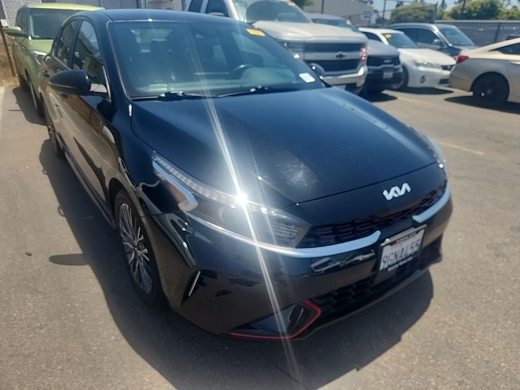2023 Kia Forte GT-Line AT's photo