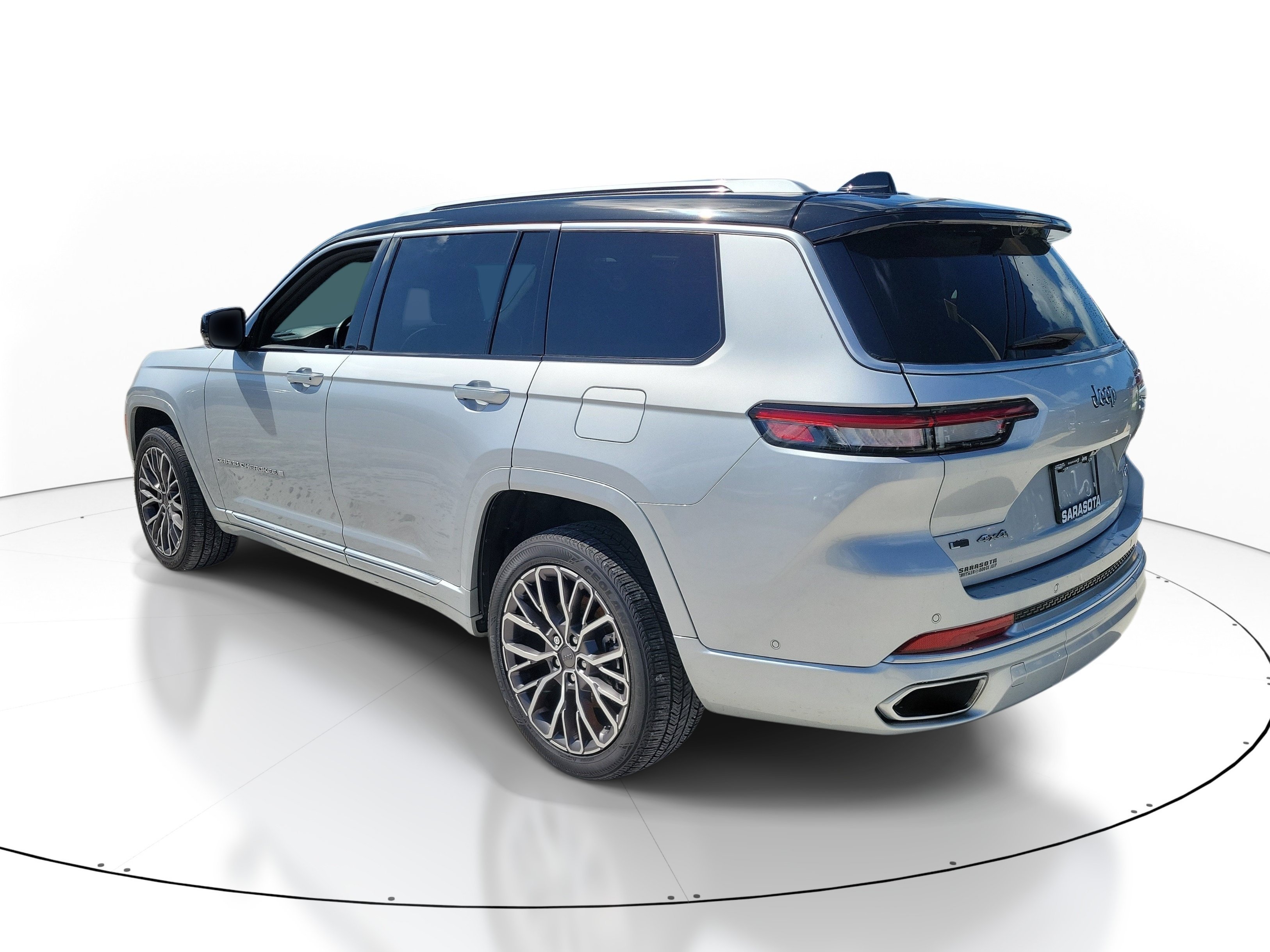 Used 2022 Silver Zynith Jeep Summit Reserve image 4