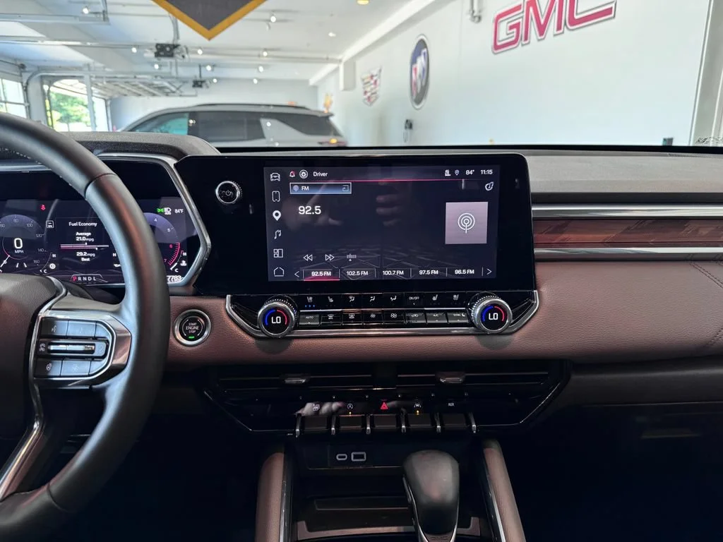 Certified Used 2025 Onyx Black GMC Denali image 18
