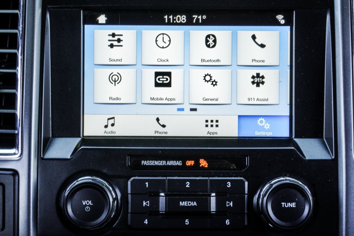 Used 2016 Gray Ford XLT image 22