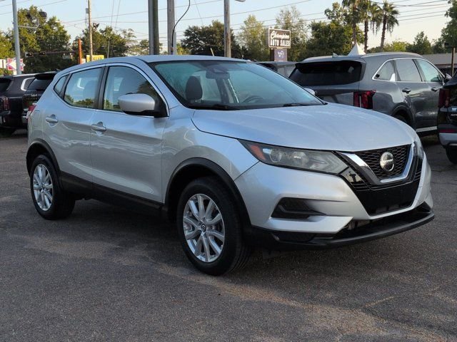 Used 2021 Silver Nissan S image 3
