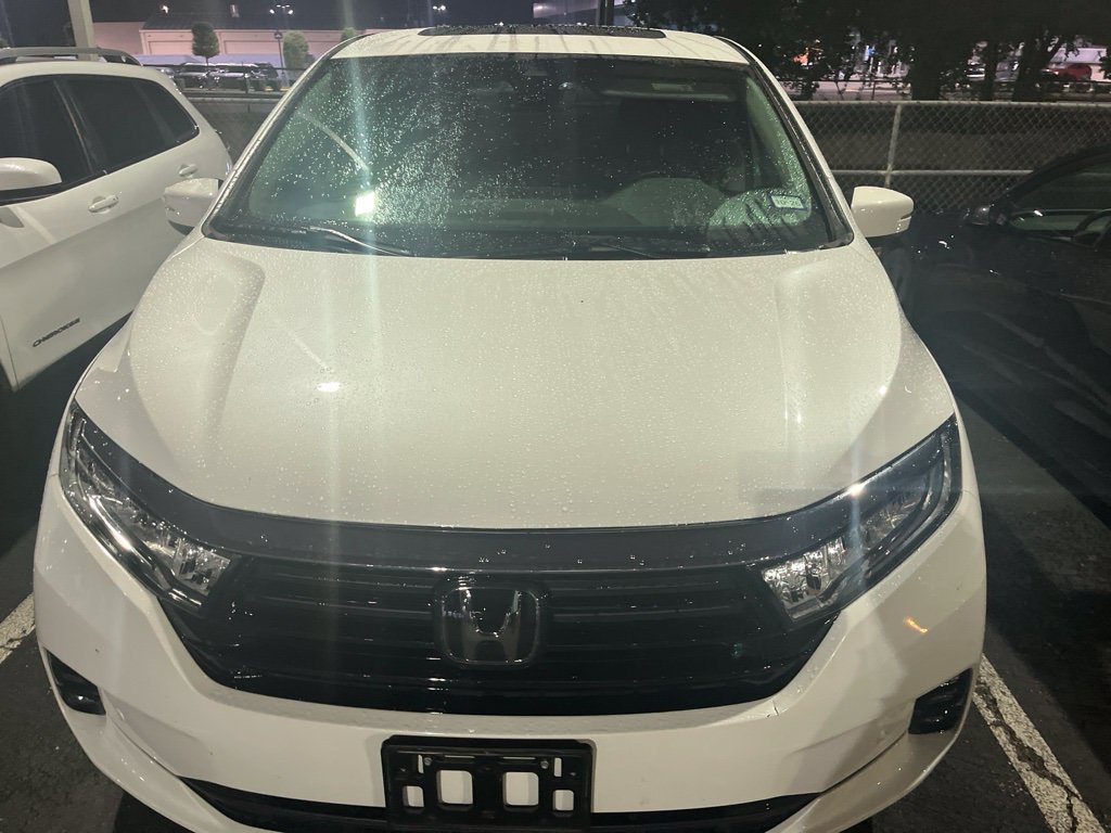 Certified Used 2024 Platinum White Pearl Honda TOURING image 2