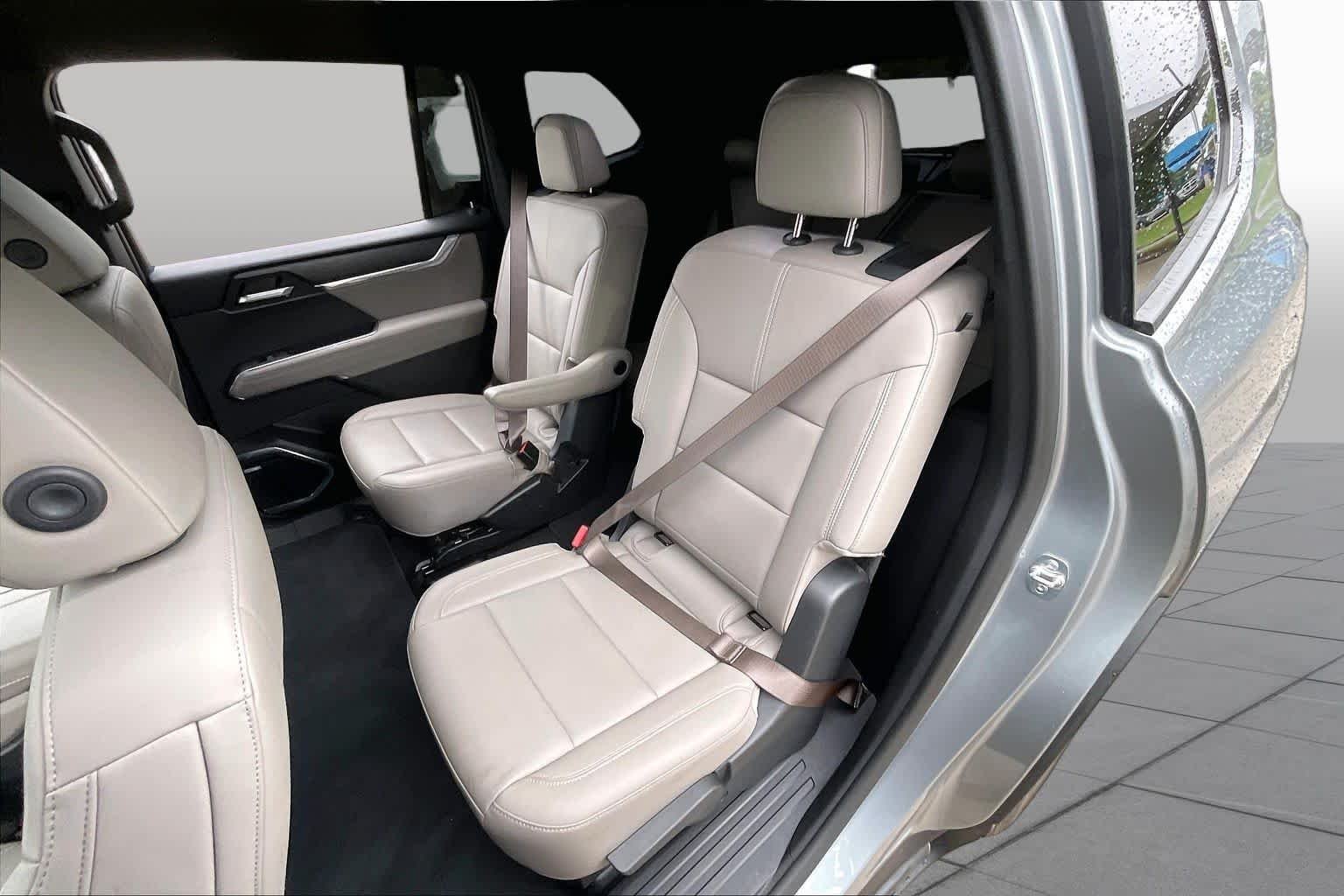 Used 2024 Sterling Metallic GMC FWD Elevation image 20