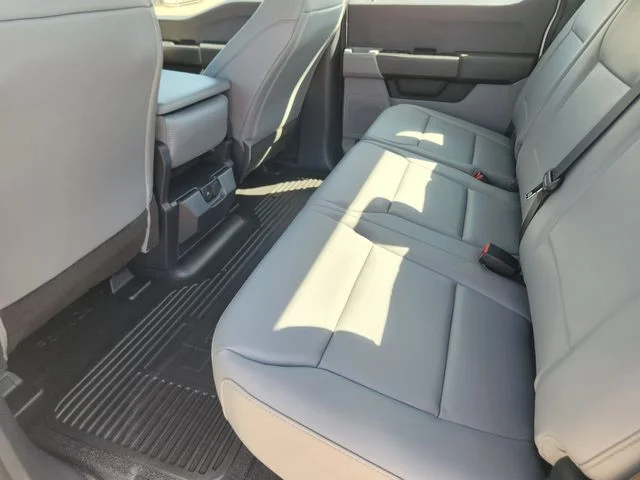New 2026 Oxford White Ford F-250® XL image 30
