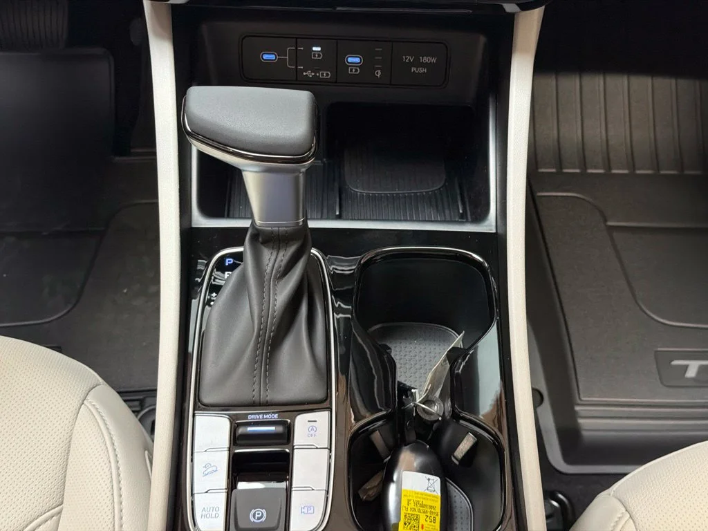New 2026 Shimmering Silver Hyundai SEL Premium image 17