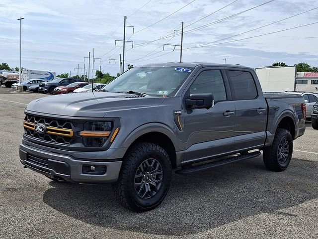 Used 2025 Gray Metallic Ford Tremor image 3