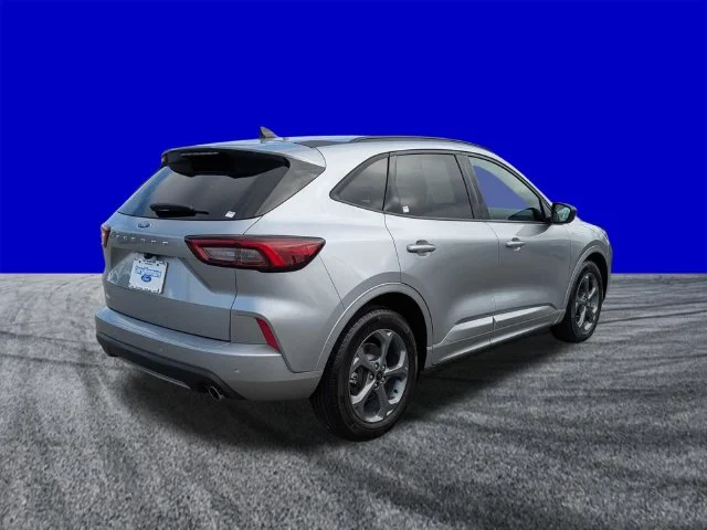 Certified Used 2023 Iconic Silver Metallic Ford ST-Line image 4