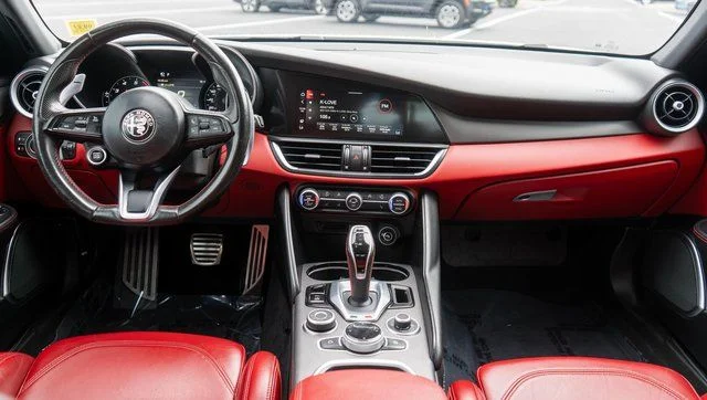 Used 2021 White Alfa Romeo Ti Sport image 22