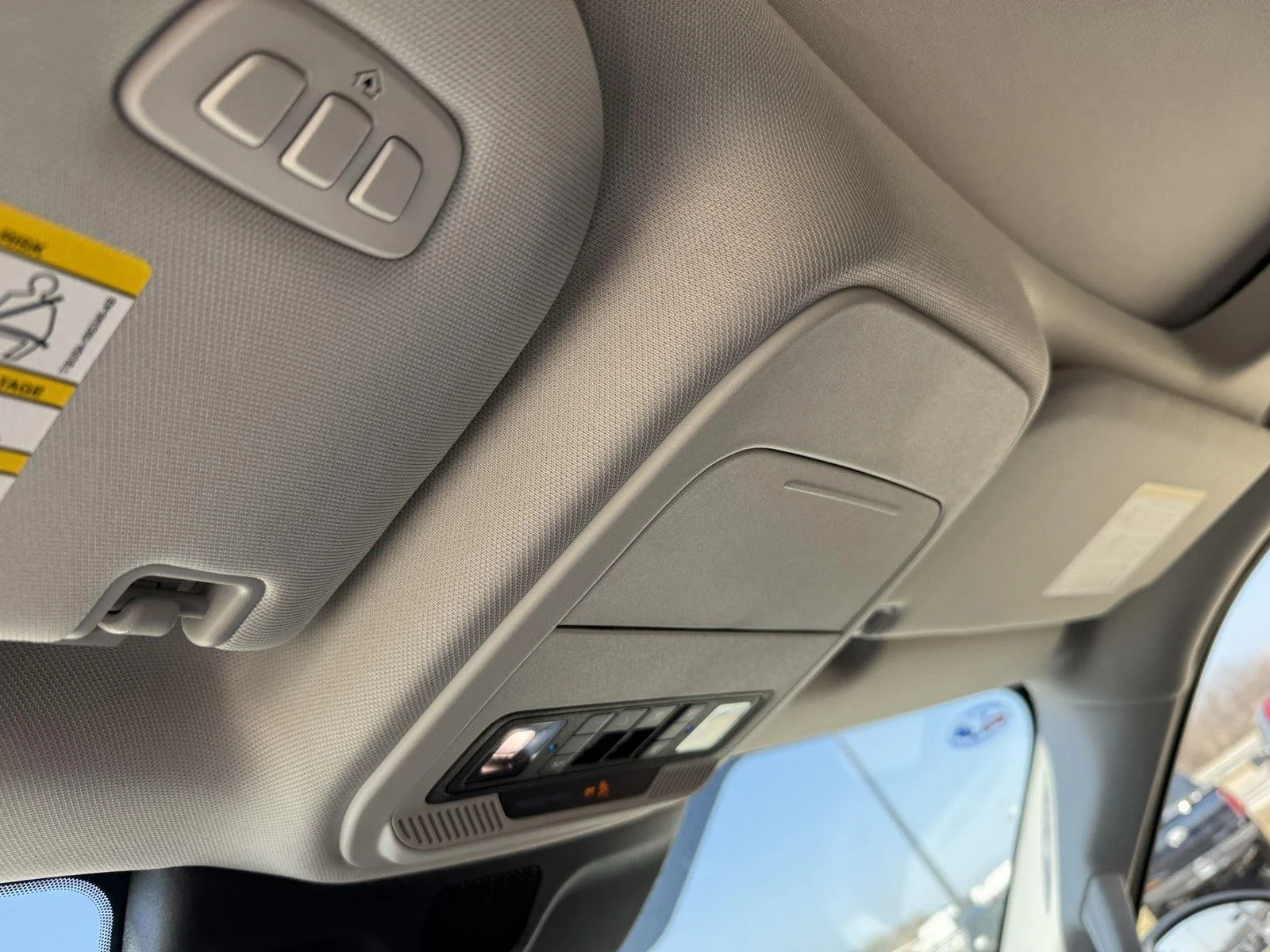 New 2026 Star White Metallic Tri-Coat Ford MAX Platinum® image 25