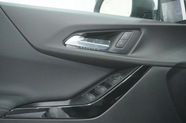 New 2027 Summit White Chevrolet LT image 14