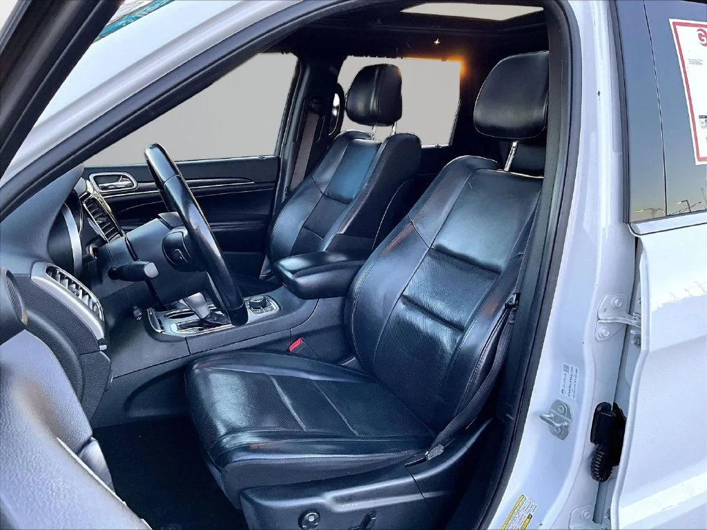 Used 2020 White Jeep Limited image 26
