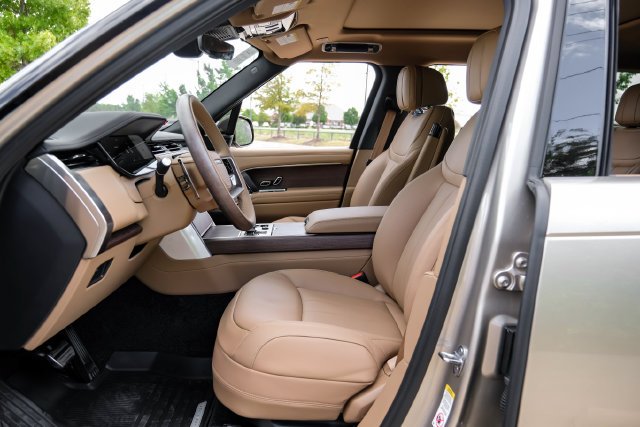 New 2027 Gold Land Rover SE image 4