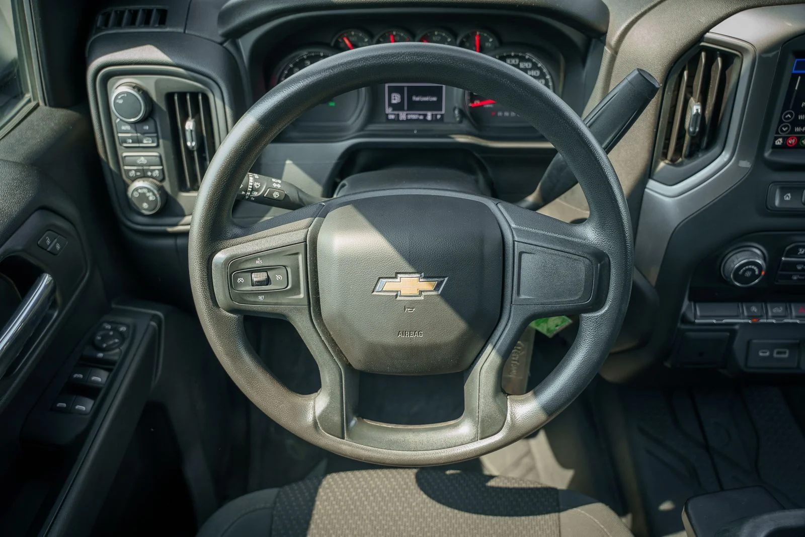 Used 2022  Chevrolet Custom image 24
