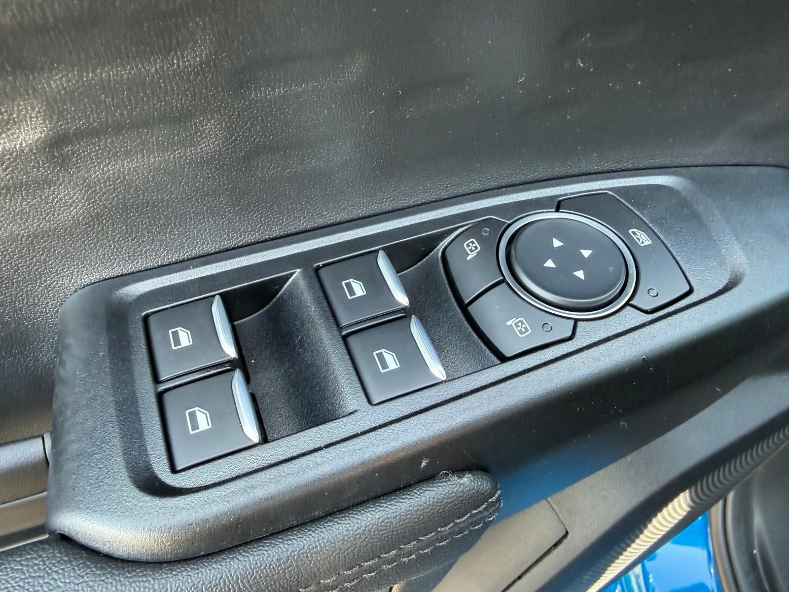 New 2026 Velocity Blue Metallic Ford XLT image 25