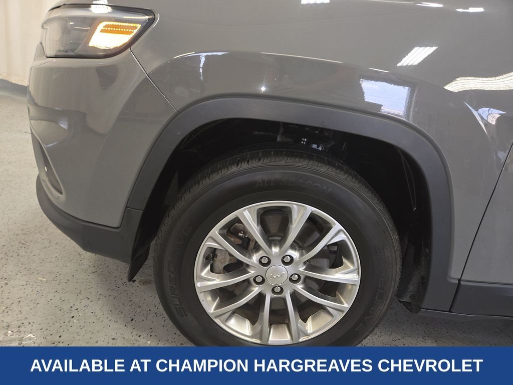 Used 2021 Gray Clearcoat Jeep Latitude Lux image 41