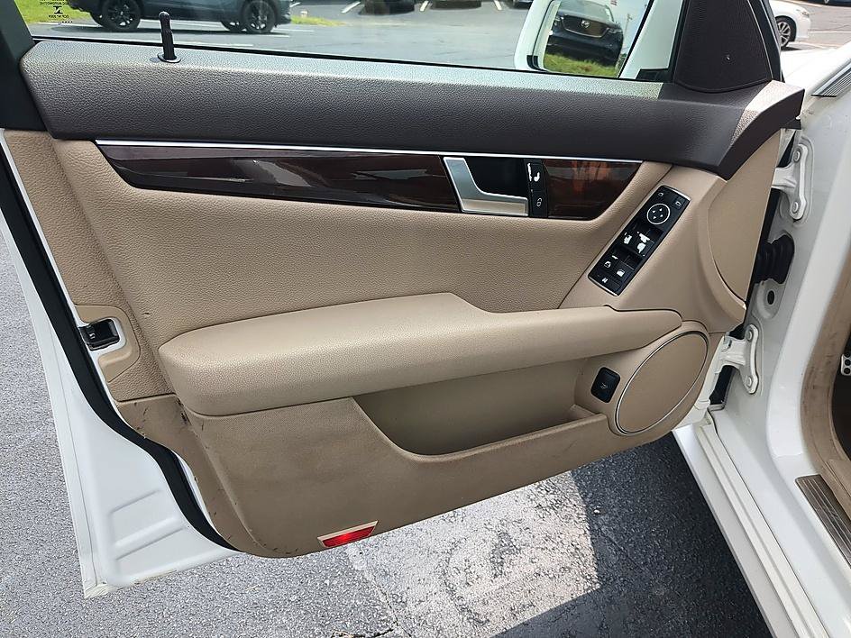 Used 2014 Diamond White Metallic Mercedes-Benz C 250 image 14