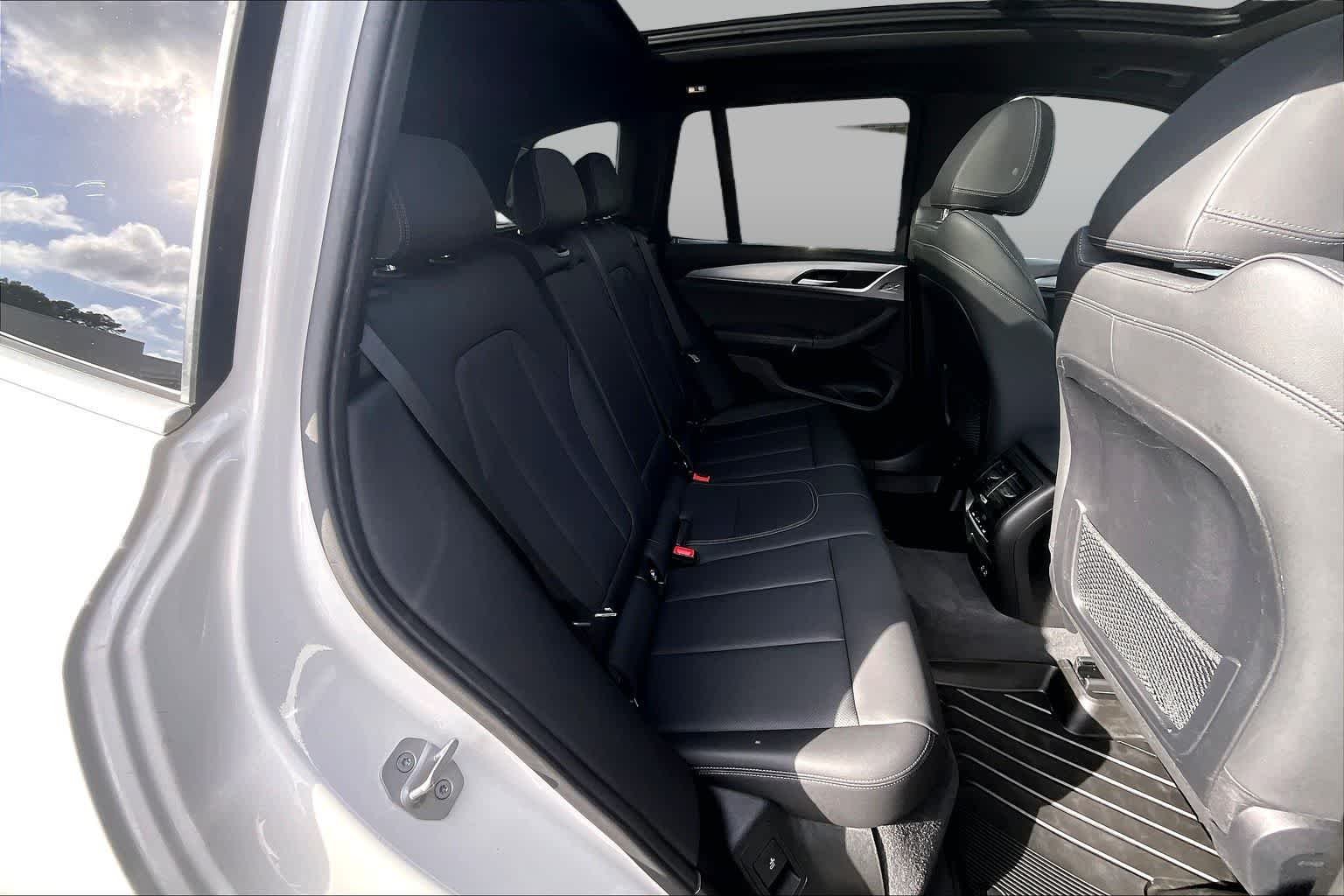 Used 2024 Alpine White BMW sDrive30i image 20