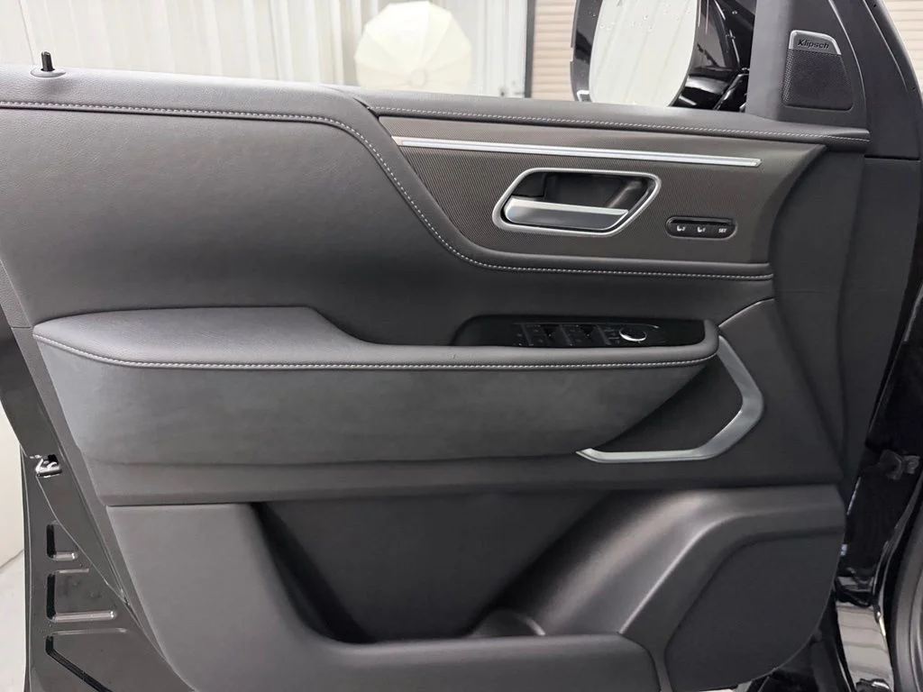 Used 2026 Black INFINITI LUXE image 10