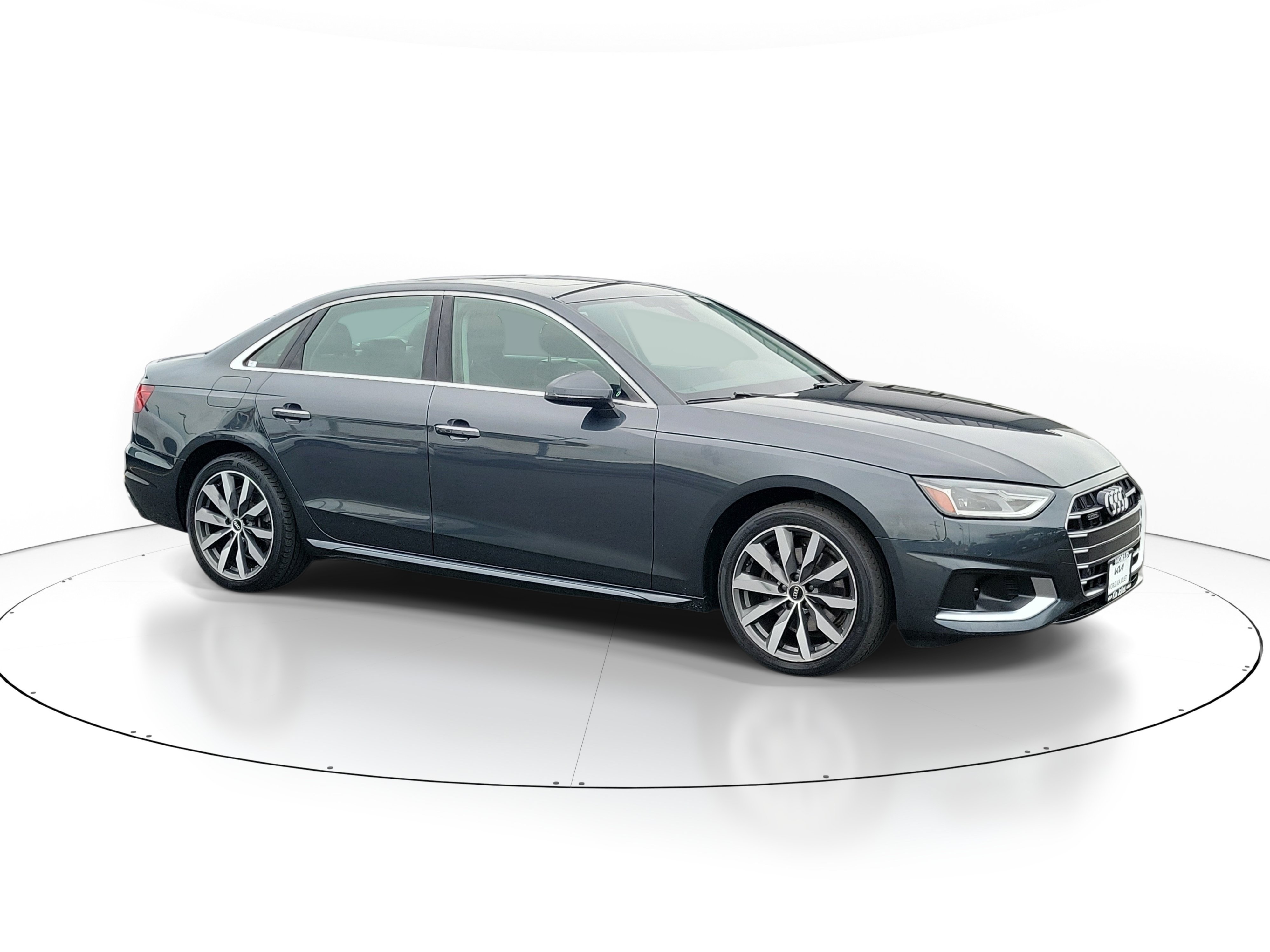 2021 Audi A4 40 quattro S tronic Premium's photo
