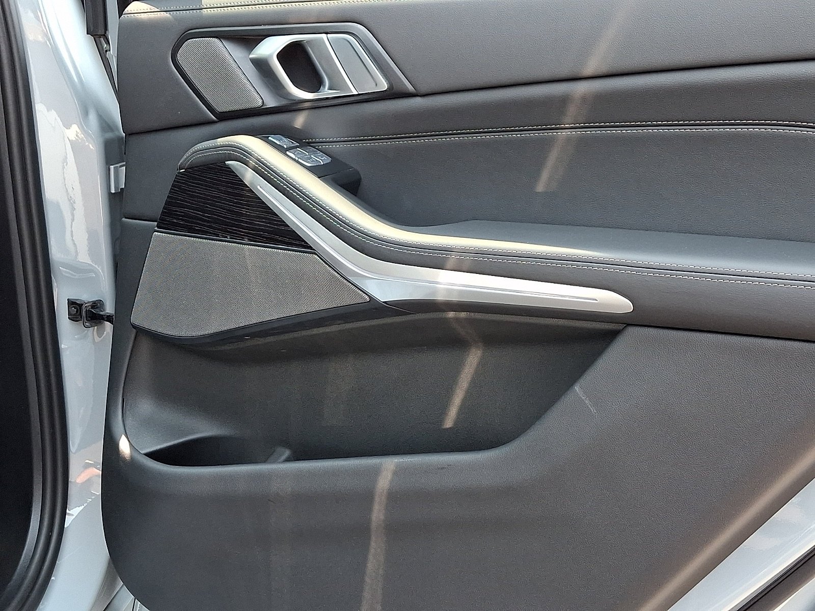 Used 2024 Brooklyn Grey Metallic BMW xDrive40i image 20