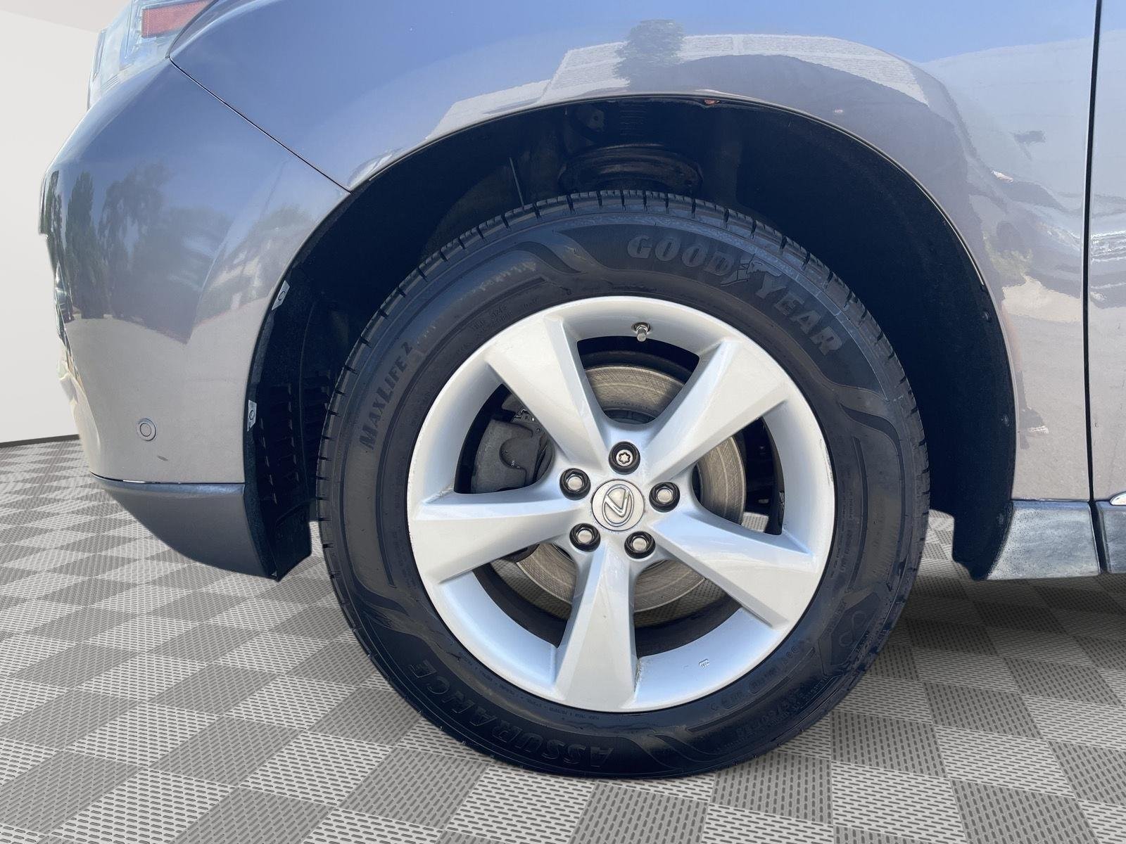 Used 2014 Nebula Gray Pearl Lexus Base image 20