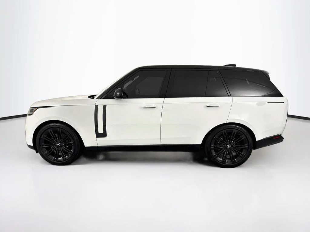 Used 2025 White Land Rover SE image 8