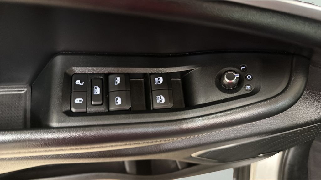 Used 2024 Silver Jeep 4xe image 16