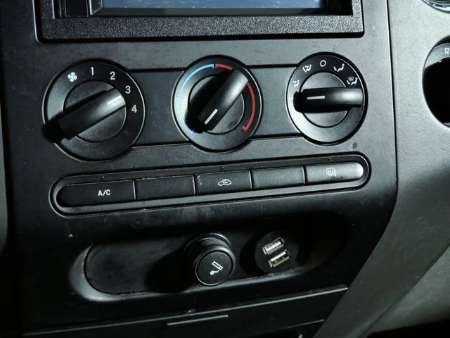 Used 2004  Ford STX image 21