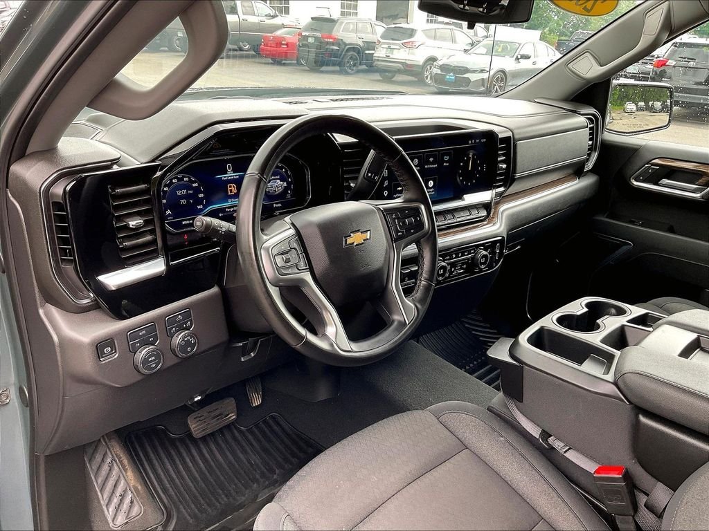 Used 2025 Gray Chevrolet LT image 8